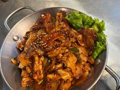 鱿鱼炒五花肉-富乐满韩国正宗炸鸡韩国料理(虹泉路店)