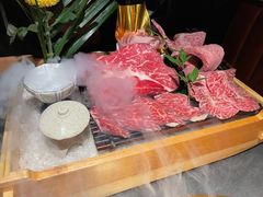 -铭牛烧肉·和牛海鲜自助(高新月牙湖店)