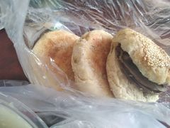 芝麻烧饼-天津乾毓德饭庄·清真传统炒菜·海鲜烧烤(咸阳路店)