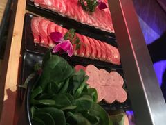 -三人行骨头王火锅(长寿店)