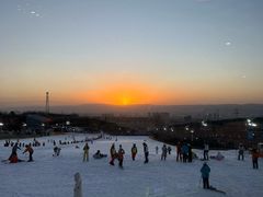 -采薇庄园四季滑雪场