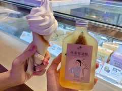 特浓牛乳王脆筒-喜茶(上海正大广场店)