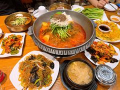 -喇喇排骨火锅·传统韩式脊骨汤(望京西园总店)