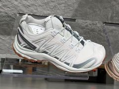 -SALOMON萨洛蒙(青岛海信店)