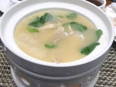 浓汤鱼翅羹-香山家宴