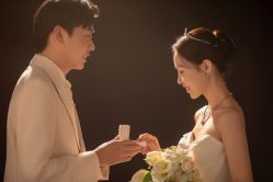 -雪中彩影婚纱摄影·微光艺术中心