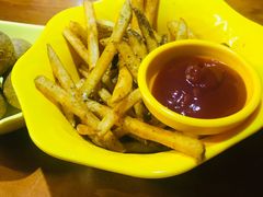 -BHC炸鸡(明洞总店)