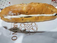 生巧克力炼奶脆皮夹心-CARINO BAKERY&CAFE(南方商城店)