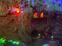 -伊岭岩风景区