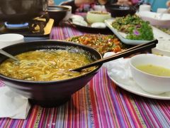 -香巴拉云南餐厅(华莱坞店)