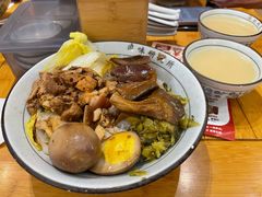 黑蒜猪脚-狮头牌卤味研究所·卤味饭(花城汇南区店)