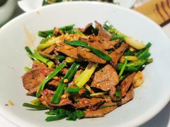 -费大厨辣椒炒肉(高铁吾悦广场店)
