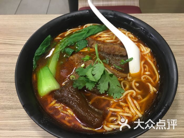 李先生牛肉面快餐厅(白塔店)半筋半肉面图片 - 第2张