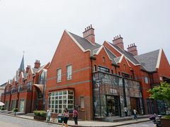 -钟书阁(松江泰晤士小镇店)