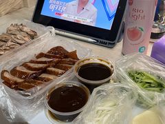 特色片皮鸭-北京王府井烤鸭(泰兴店)