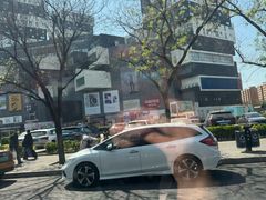 -资和信百货商场