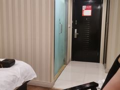 -汀洲酒店(苏州奥体中心地铁站店)