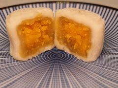 莲蓉奶黄冰皮糕-一口小满手作糯米糍(北山店)