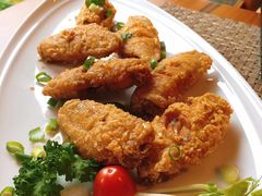 炸鸡翅-Chom Cafe and Restaurant