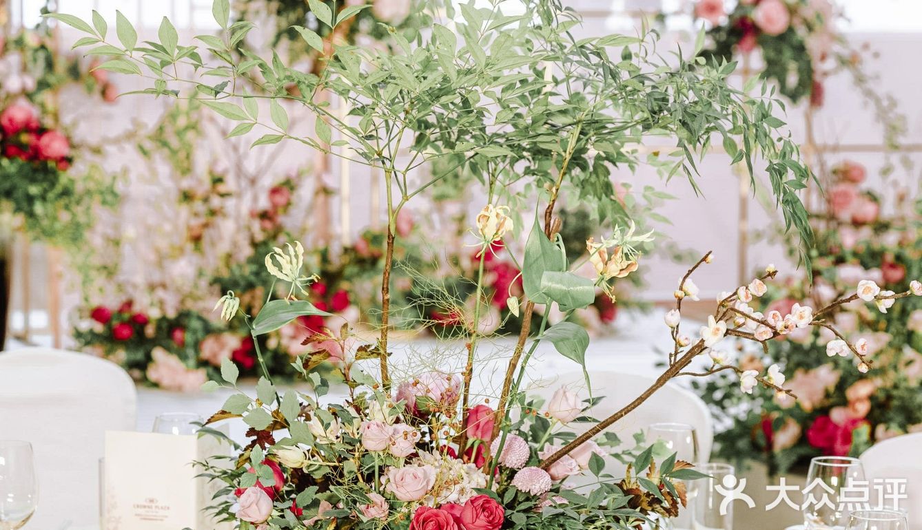 这场阳光房里的中式婚礼，是不是很通透雅致～