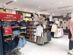 -优衣库(上海正大广场店)