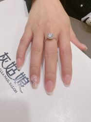 -灰姑娘美甲美睫馆