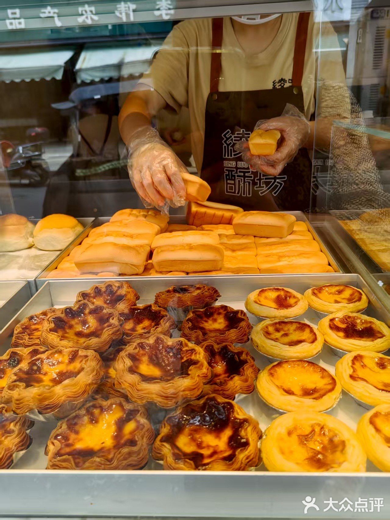 红豆手撕面包红豆馅料充足，甜度适中