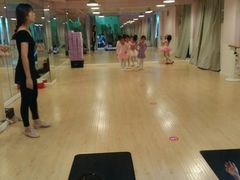 -雅米拉艺术中心(少儿舞蹈培训)