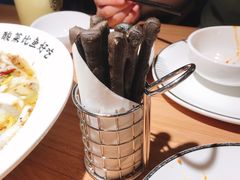 蘸汤吃的黑油条-太二酸菜鱼(坚基购物中心店)
