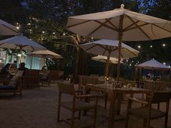 -三亚艾迪逊酒店·海滩烧烤 BARBACOA·现场乐队·浪漫晚餐·烧烤海鲜