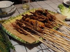 -顶峰夜宴·龙虾烧烤大排档(九江学院店)