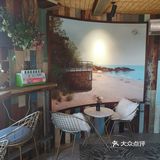 今天来到海边的安娜海景咖啡馆，阳光明媚的中午