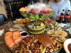 小海标准-日进一片海.生腌海鲜火锅.宵夜烧烤(三里屯总店)