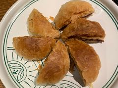 玫瑰鲜花饼-云海肴·汽锅鸡·云南代表菜(天山百盛优客店)