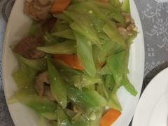 莴笋炒肉-YI PIN JU 一品居中餐厅 中国超市