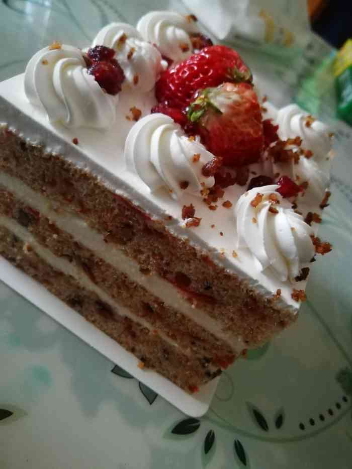 我一定要吐槽一下这个加什么胡萝卜汁的蛋糕,我真的从来没吃过这么