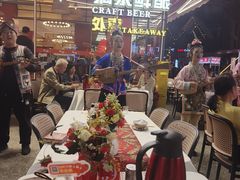 -刘姐啤酒鱼民族演艺餐厅(西街总店)
