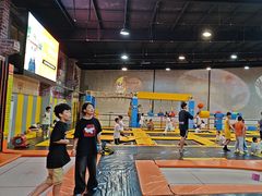 -极限Jump蹦床·新潮玩运动世界·室内乐园·团建·派对中心