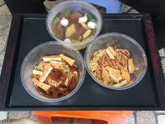 -松树干拌面店