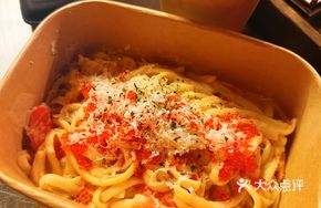 Crab Roe and Crab Stick Stew with Flat Noodles