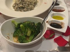 -龙虾酒吧扒房(宁波香格里拉店)