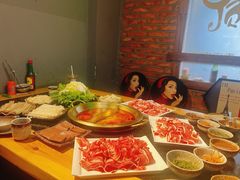 -顶顶汤火牛排火锅·经典铜锅涮肉