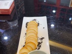 -东口码头·烧鸽子·鱼头泡饼·地方菜(金鹰悦城店)