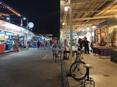 -席娜卡琳火车铁道夜市