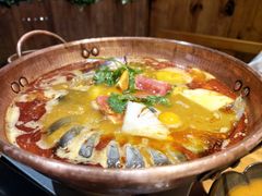 -老滇山寨•云南特色菜•地方菜•民族风情歌舞表演(金碧店)