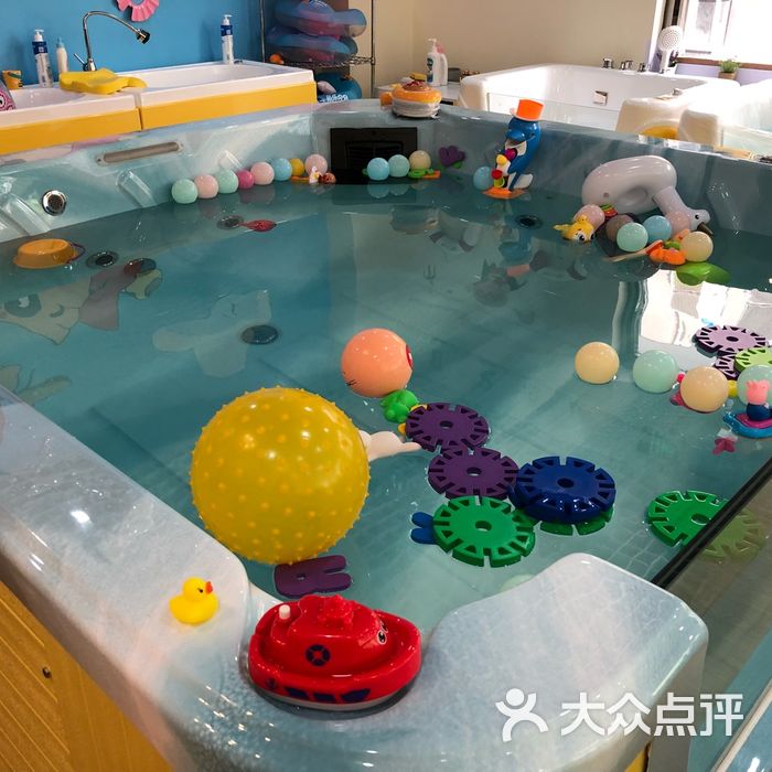 鱼乐贝贝婴幼儿水育馆