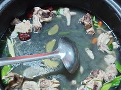 -果松木炭酸菜铜火锅·外婆参鸡汤