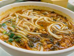 过桥米线-蝴蝶泉宾馆-中餐厅