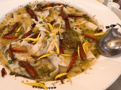 老坛酸菜鲈鱼-渔语鱼新川菜Bistro(万象天地店)