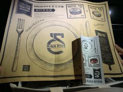 -HIGH FIVE哈福手工汉堡(桂林路店)